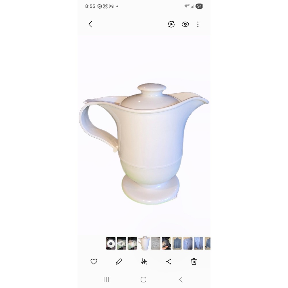 Insulated hot or cold carafe, gravy, creamer, ivory color, floating lid, intact‎